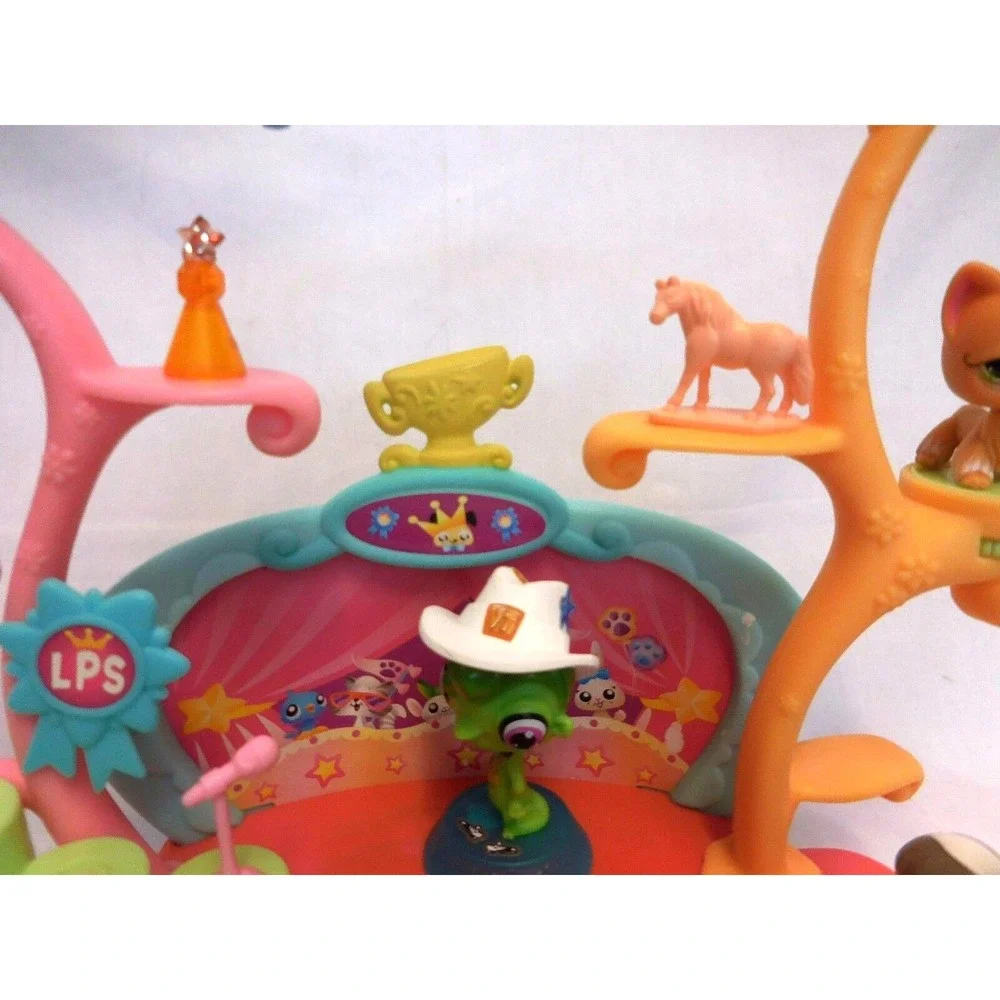 Littlest Pet Shop, Tricks and Talents Show Set PLUS ‎ Extra Pets